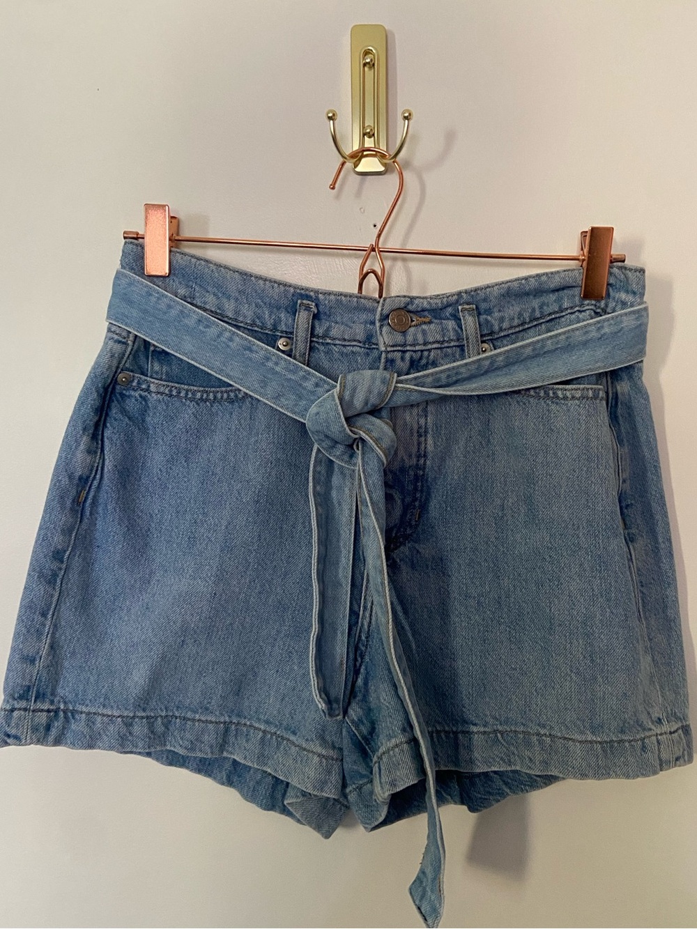 Banana Republic Light Blue Denim Tie-Waist Women's Shorts Size 27/4
